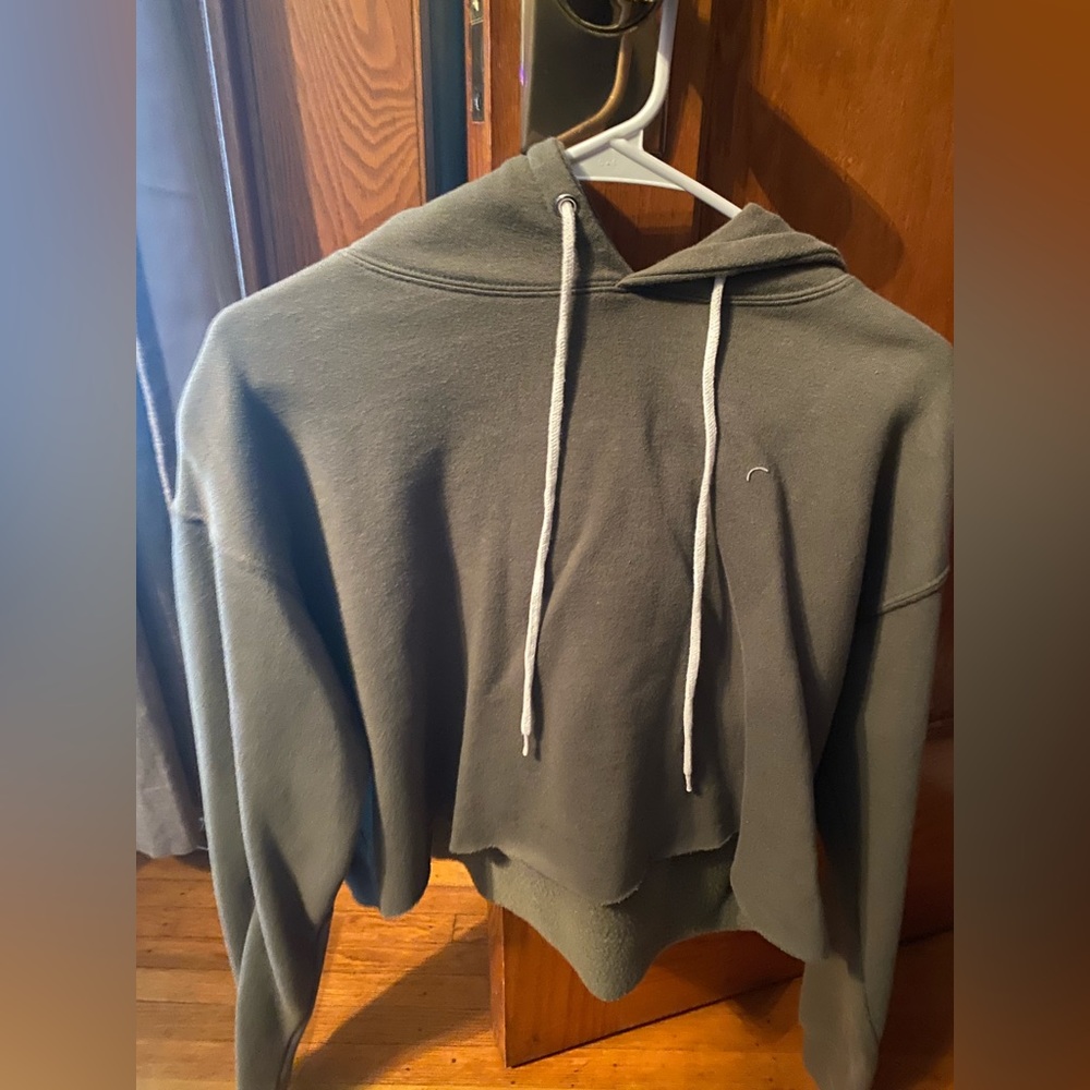 cropped hoodie